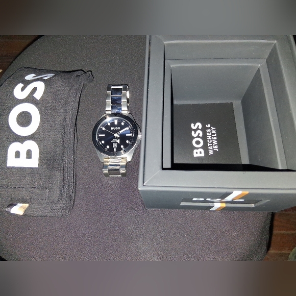 HUGO Men\'s Black Dial Silver Watch